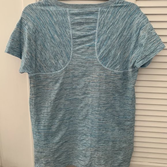 ATHLETA MOMENTUM SEAMLESS TEE -  SHORT SLEEVE -SIZE L - Picture 4 of 5